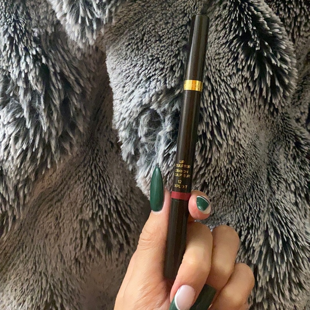 Brand new lip sculptor